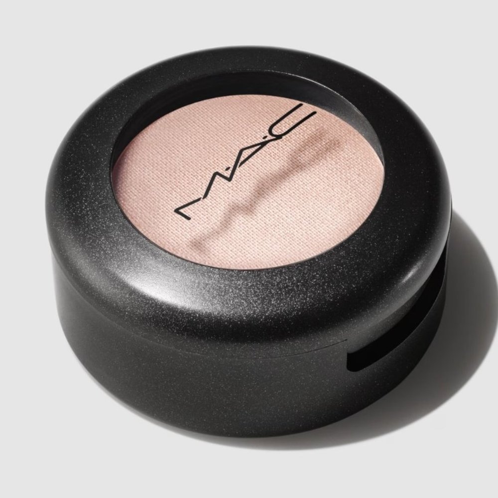 MAC Eye Shadow in Shroom Satin. 8 hour wear. .05 oz. NIB